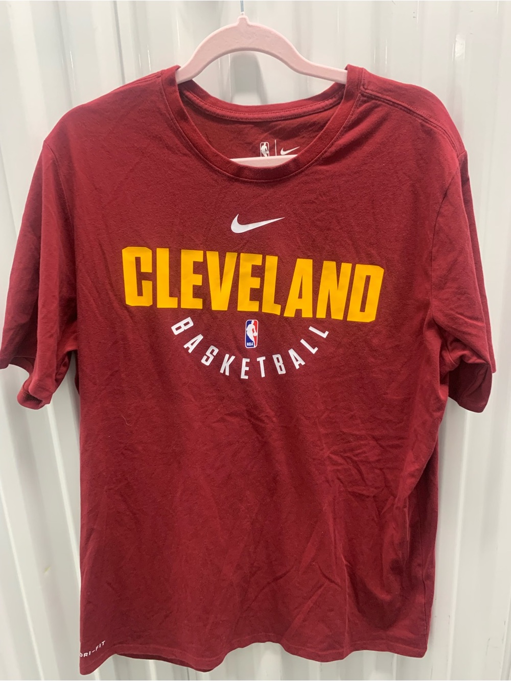 Nike Cleveland Cavaliers NBA Basketball Maroon Crew Neck T-Shirt